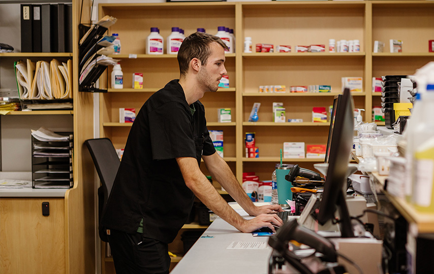 Photo of ONU student training at a pharmacy