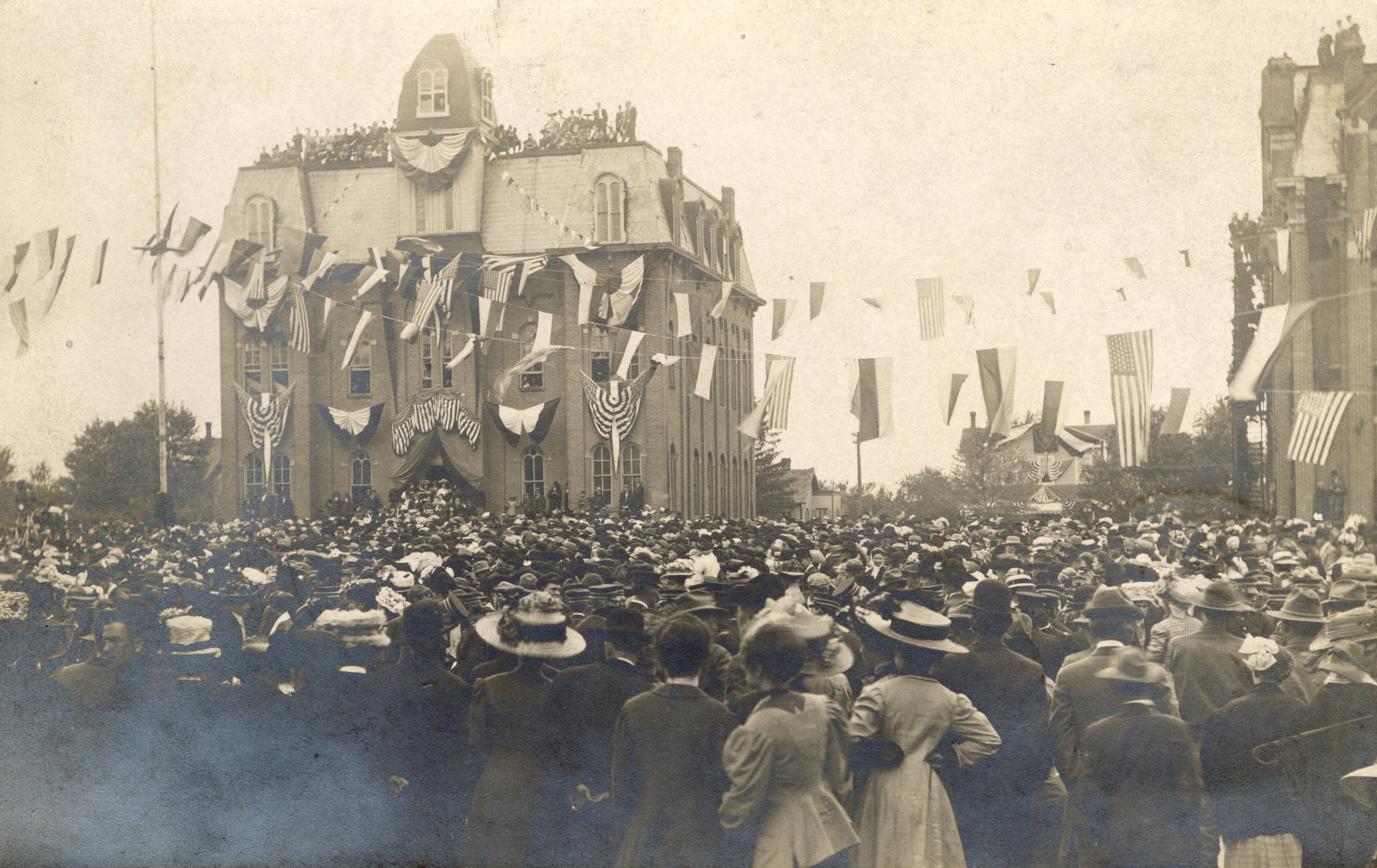 Red, white, and blue banners welcomed President Taft to campus.