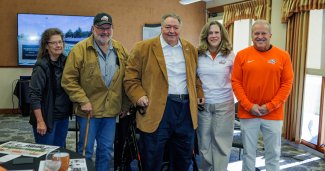 Photo of Dial Roberson and ONU President and others