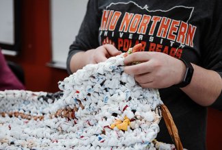 How to Crochet a Plastic Bag Mat for the Homeless